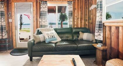 Vintage Twin Cabin on Lake Charlevoix, Boat Rentals