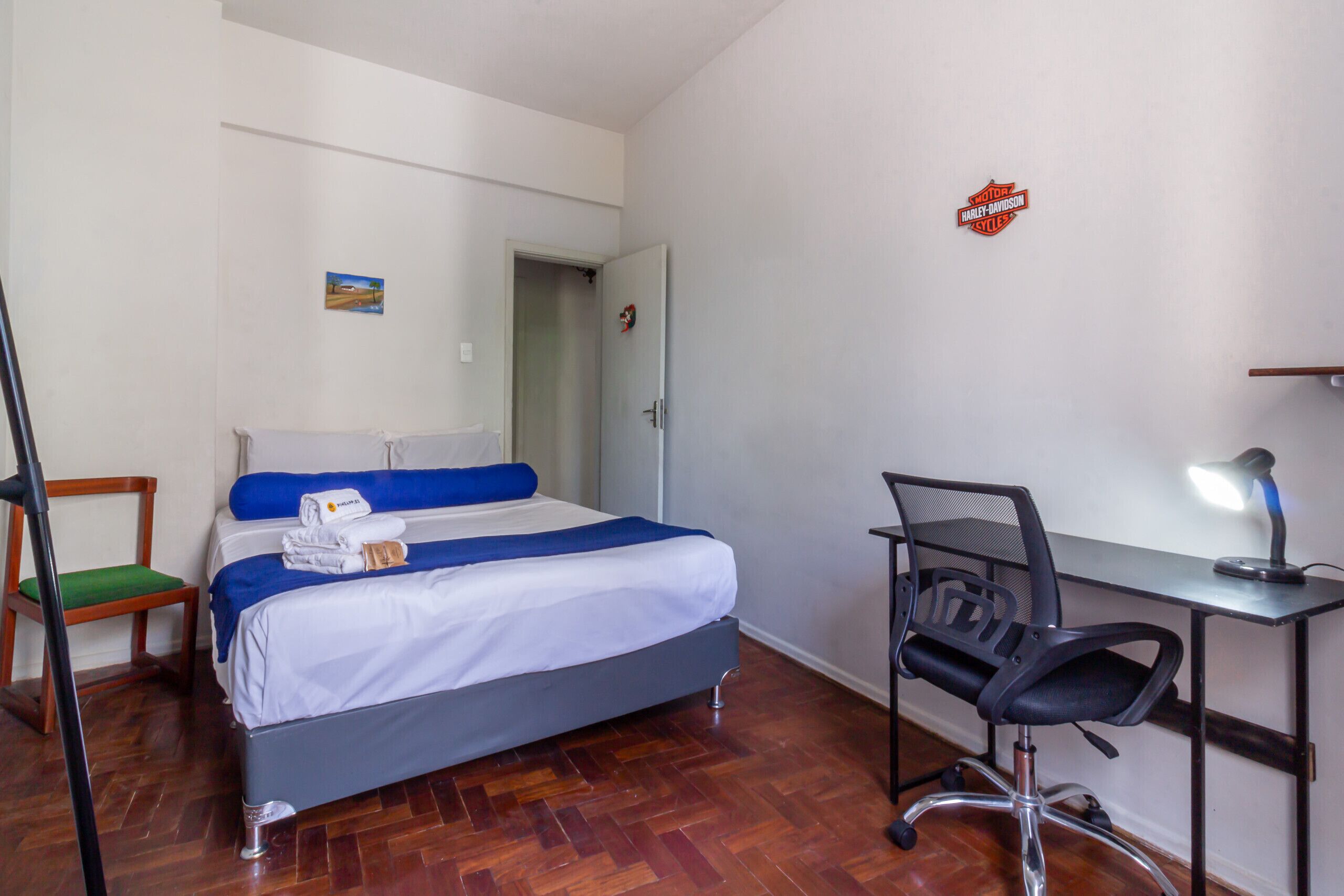 Ferros/tábuas de passar roupa, Wi-Fi de cortesia, roupa de cama