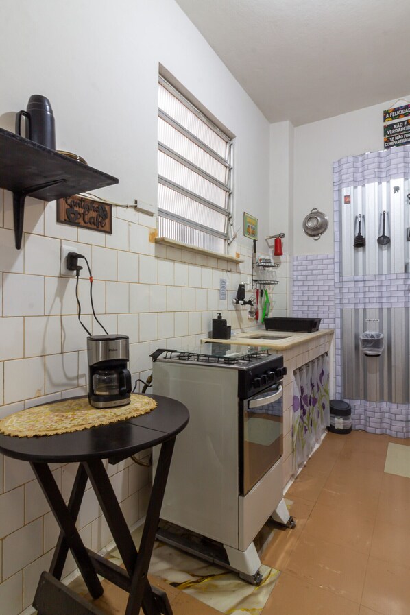 Private kitchen - 4 minutes from Ipanema Beach | VP303 (Rio de Janeiro)