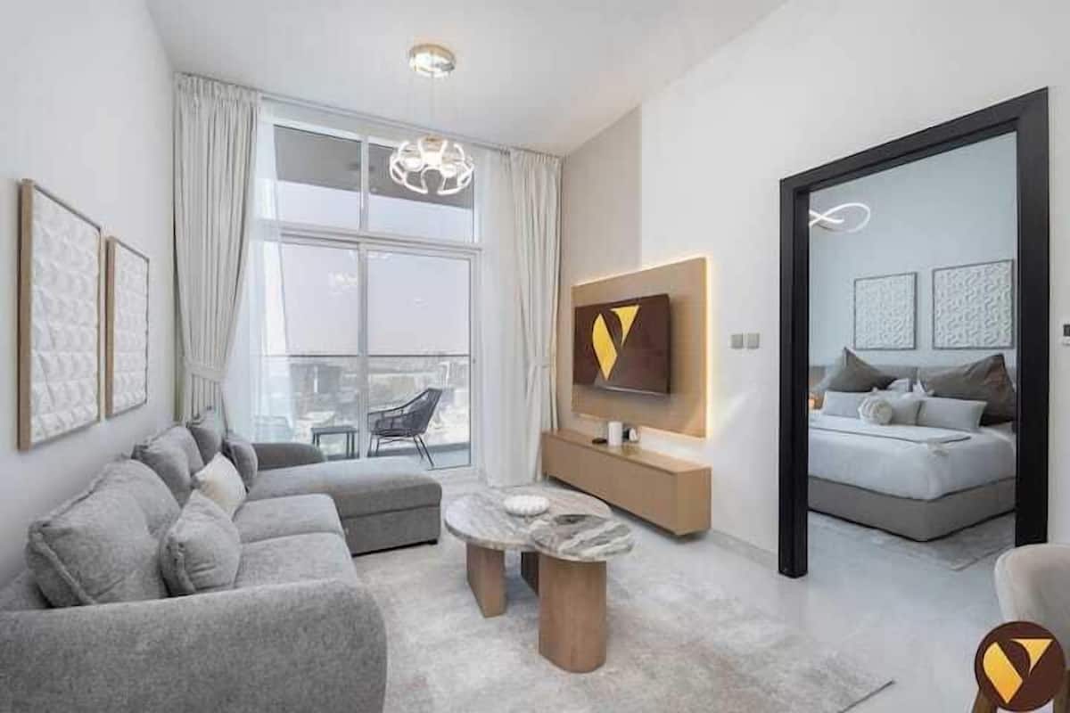 Luxury Apartment, Balcony, City View | Living area