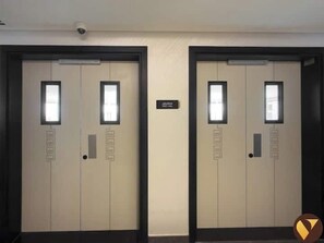 Pool - Skyz Danube near Dubai Miracle Garden (Dubai)