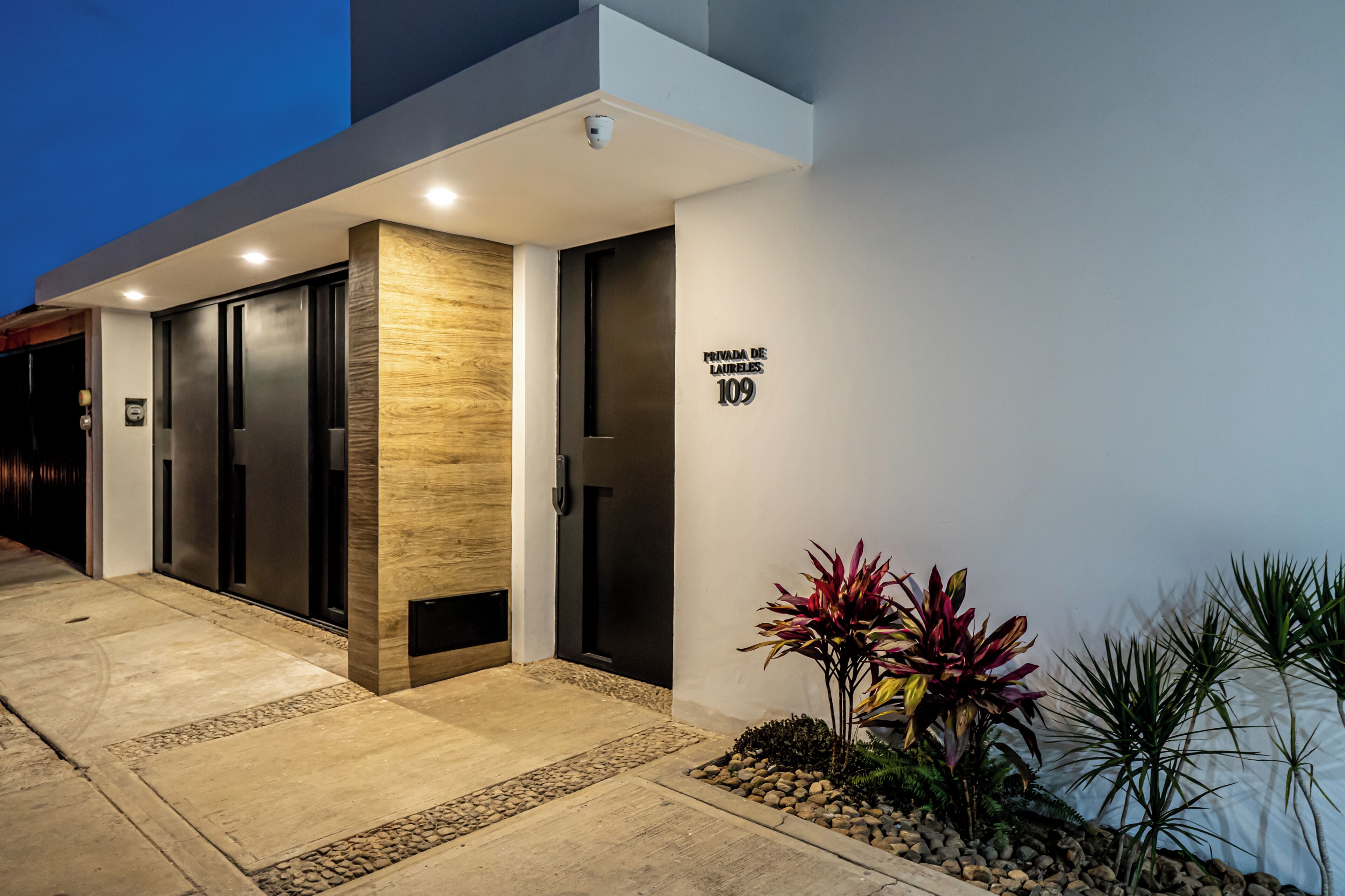 Pintu masuk hartanah