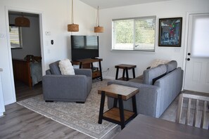 Smart-TV, Kamin, DVD-Player, Stereoanlage