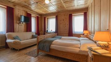 Superior-Doppel- oder -Zweibettzimmer