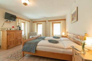 Superior Double or Twin Room - Hotel Alpina  (Zernez)