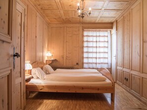 Chambre Standard double ou avec lits jumeaux | Rideaux d’obscurcissement, accès au Wi-Fi (inclus)