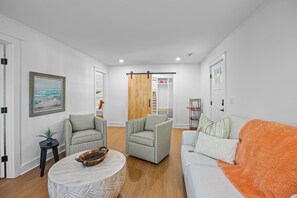 Interior - Private Pool, 2 Min Walk to Beach, Isle of Palms Luxury Retreat (Isle of Palms)