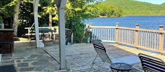 Waterfront 3-bed Lake House in Alton Bay