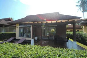 Exterior - Pool Villa 30m from Beach. Quiet Krabi Escape (Nuea Klong)