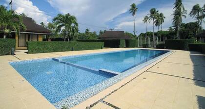 Pool Villa 30m from Beach. Quiet Krabi Escape