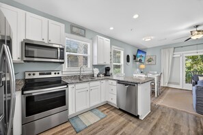 Condo, Resort View | Private kitchen | Full-size fridge, microwave, oven, stovetop - 30A - Hidden Lakes Condo Rentals (Santa Rosa Beach)