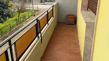 Apartment, 3 Bedrooms | Property grounds