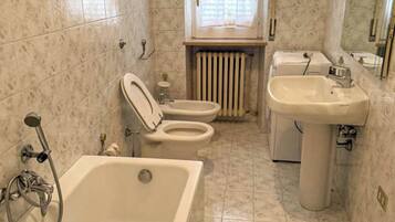 Apartment, 3 Schlafzimmer | Badezimmer