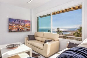 Living area - Beachfront Penthouse with panoramic sea view in Puerto Banus, pool and parking (Marbella)
