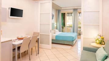 Monolocale Junior, bagno privato, vista parco