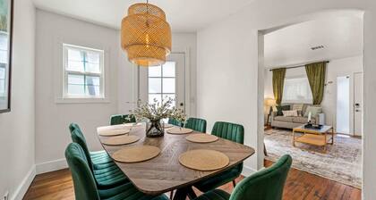 Historic 4BR Home, Parking