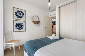 3 chambres, fer et planche à repasser, Wi-Fi, draps fournis