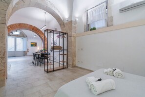 1 chambre, fer et planche à repasser, Wi-Fi, draps fournis