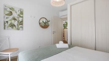 3 habitaciones, tabla de planchar con plancha, wifi y ropa de cama