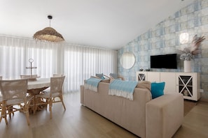 Televisie en een open haard