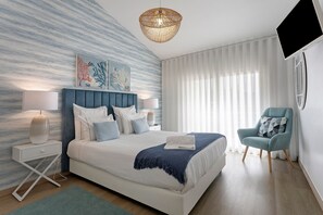 3 slaapkamers, een strijkplank/strijkijzer, wifi, beddengoed