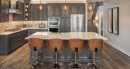 PGA Championship Retreat Spacious 4 bedroom home less than 2 miles from PGA