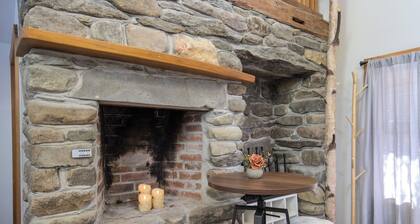Peaceful 3-bedroom cabin with 4 beds in charming Montgomery minutes to Jay Peak!