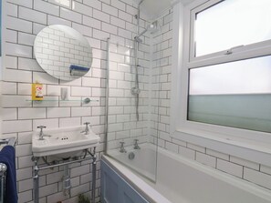 Shower - Granby Place Apartment 2 (Scarborough)