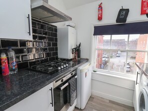 Cookware/dishes/utensils - Granby Place Apartment 3 (Scarborough)
