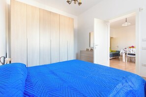 2 slaapkamers, een strijkplank/strijkijzer
