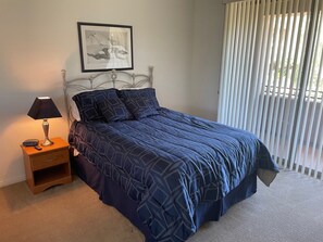 3 bedrooms, Internet, bed sheets - 3-bedroom townhome in brilliant Scottsdale in the heart of Kierland (Scottsdale)
