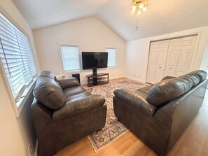 Living area - Cozy Coastal Town Home (Saco)