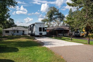 Property grounds - The Grand Legacy Lodge (Big Lake)