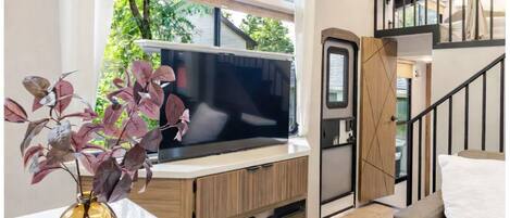 Chambre, plusieurs lits, non-fumeurs, salle de bains privée | Intérieur