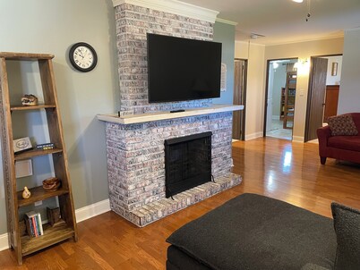 Quiet neighborhood 30 minutes from Quarter, Mardis Gras, Jazz Fest, Super Dome.