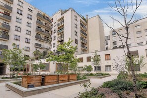 Exterior - Bright & Quiet 3BR with Balconies in Paris 11th (Paris)
