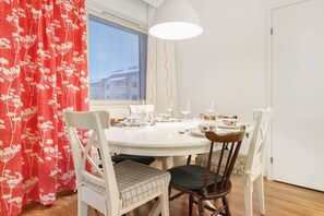 Dining - City Apartment, private sauna By Lapland Host (Rovaniemi)