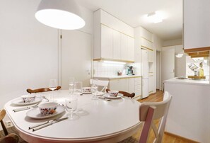 Dining - City Apartment, private sauna By Lapland Host (Rovaniemi)