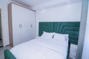 1 bedroom, iron/ironing board, WiFi, bed sheets - Skyline Splendor with City views, Mini Golf & Spa (Nairobi)