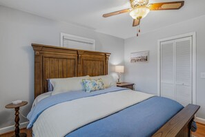 4 bedrooms, desk, iron/ironing board, WiFi - Cozy Ranch Retreat w Patio & Bonus Space! (Collinsville)