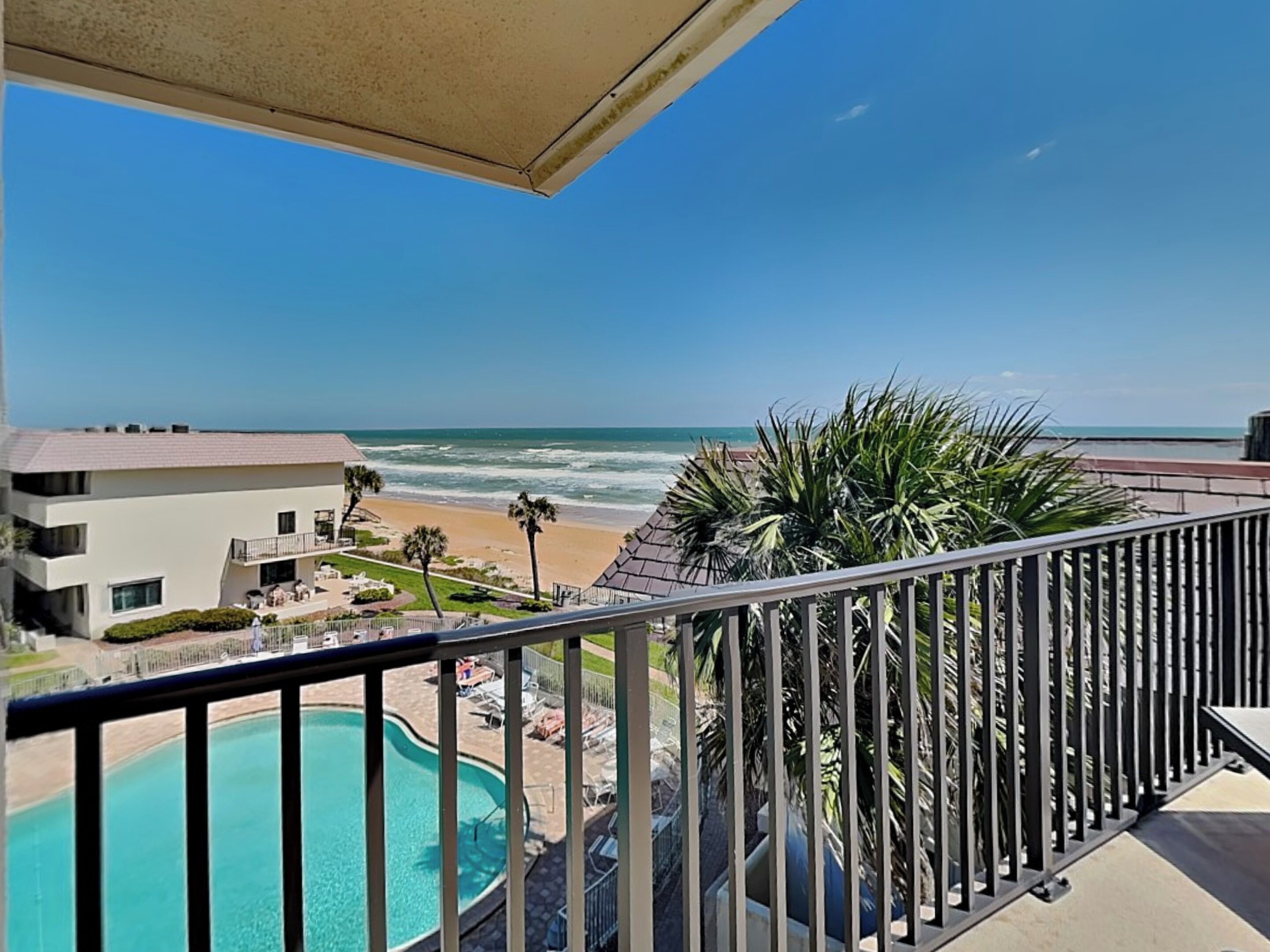 Condo (2 Bedrooms) | Property amenity