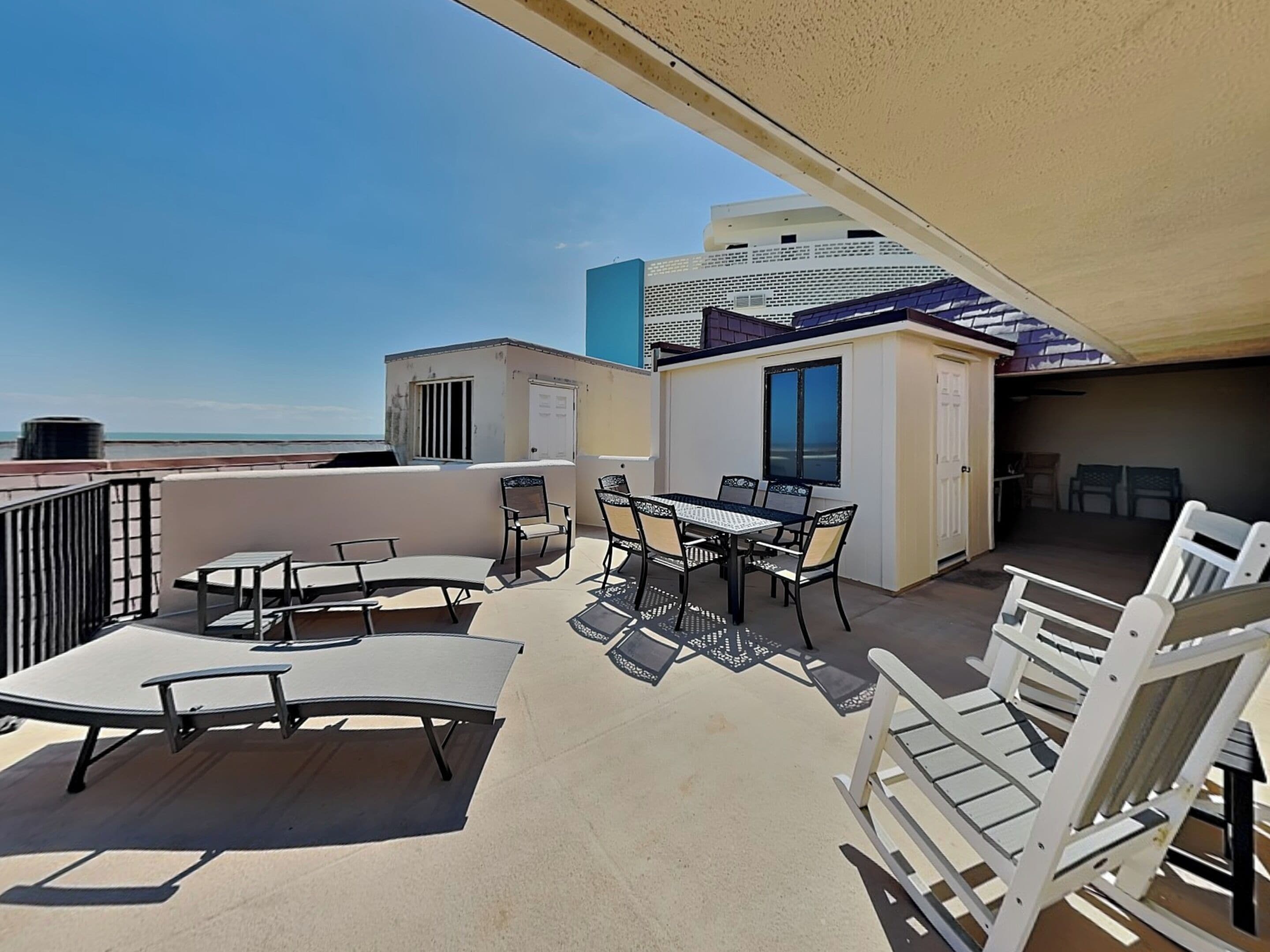 Condo (2 Bedrooms) | Vista frontal de la propiedad