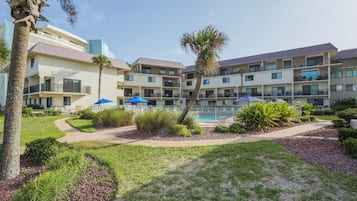 Condo (2 Bedrooms) | Property amenity