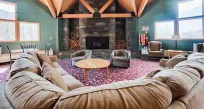 Cozy 1-bedroom condo in lovely Lincoln close to shops, skiing and restaurants.