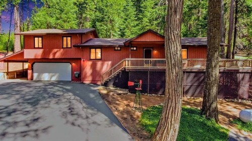 Cozy 2-bedroom cabin in Pollock Pines, Apple Hill/Gold Country