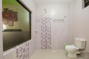 Habitación Deluxe doble, patio, vistas al jardín | Baño