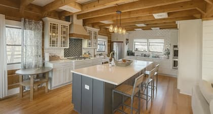 The Grand Cabin at the Ardor