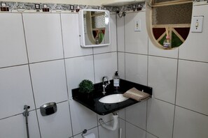 Dusche, Handtücher, Toilettenpapier