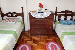 2 Schlafzimmer, Bügeleisen/Bügelbrett, Internetzugang, Bettwäsche