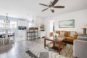 TV - Pet-Friendly Cottage by the Beach (Folly Beach)